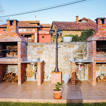 Apartamentos La Cortina Кангас-де-Оніс Екстер'єр фото