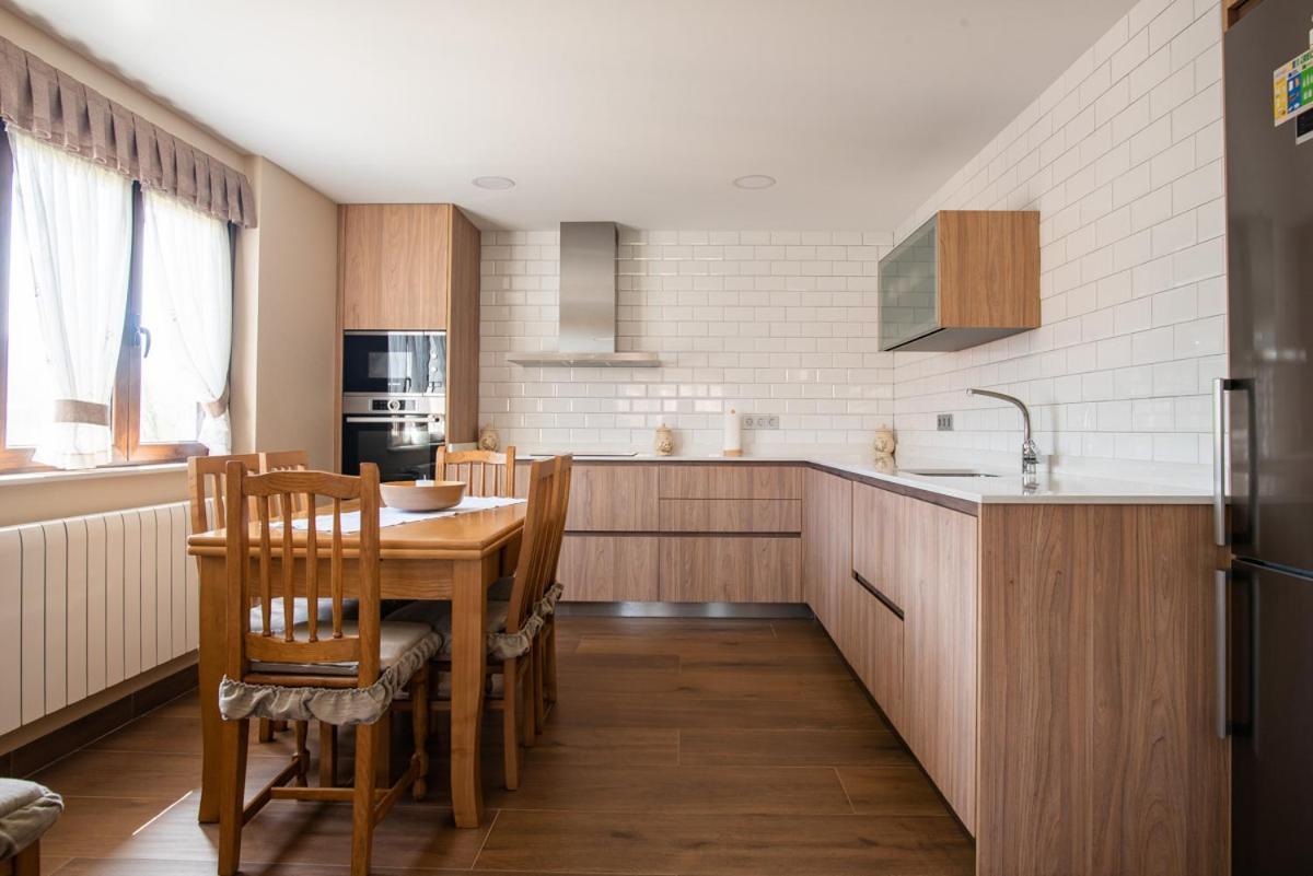 Apartamentos La Cortina Кангас-де-Оніс Екстер'єр фото