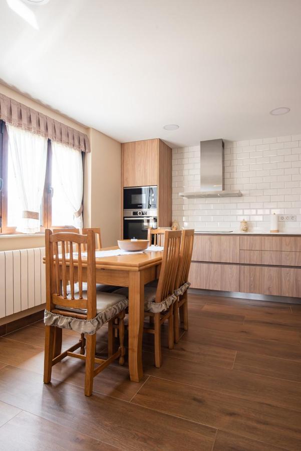 Apartamentos La Cortina Кангас-де-Оніс Екстер'єр фото