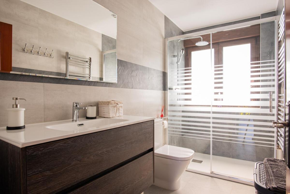 Apartamentos La Cortina Кангас-де-Оніс Екстер'єр фото