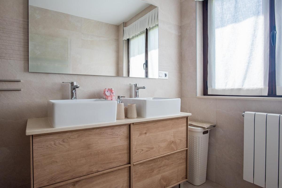 Apartamentos La Cortina Кангас-де-Оніс Екстер'єр фото