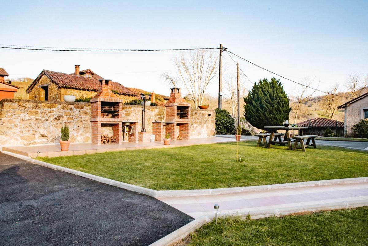 Apartamentos La Cortina Кангас-де-Оніс Екстер'єр фото